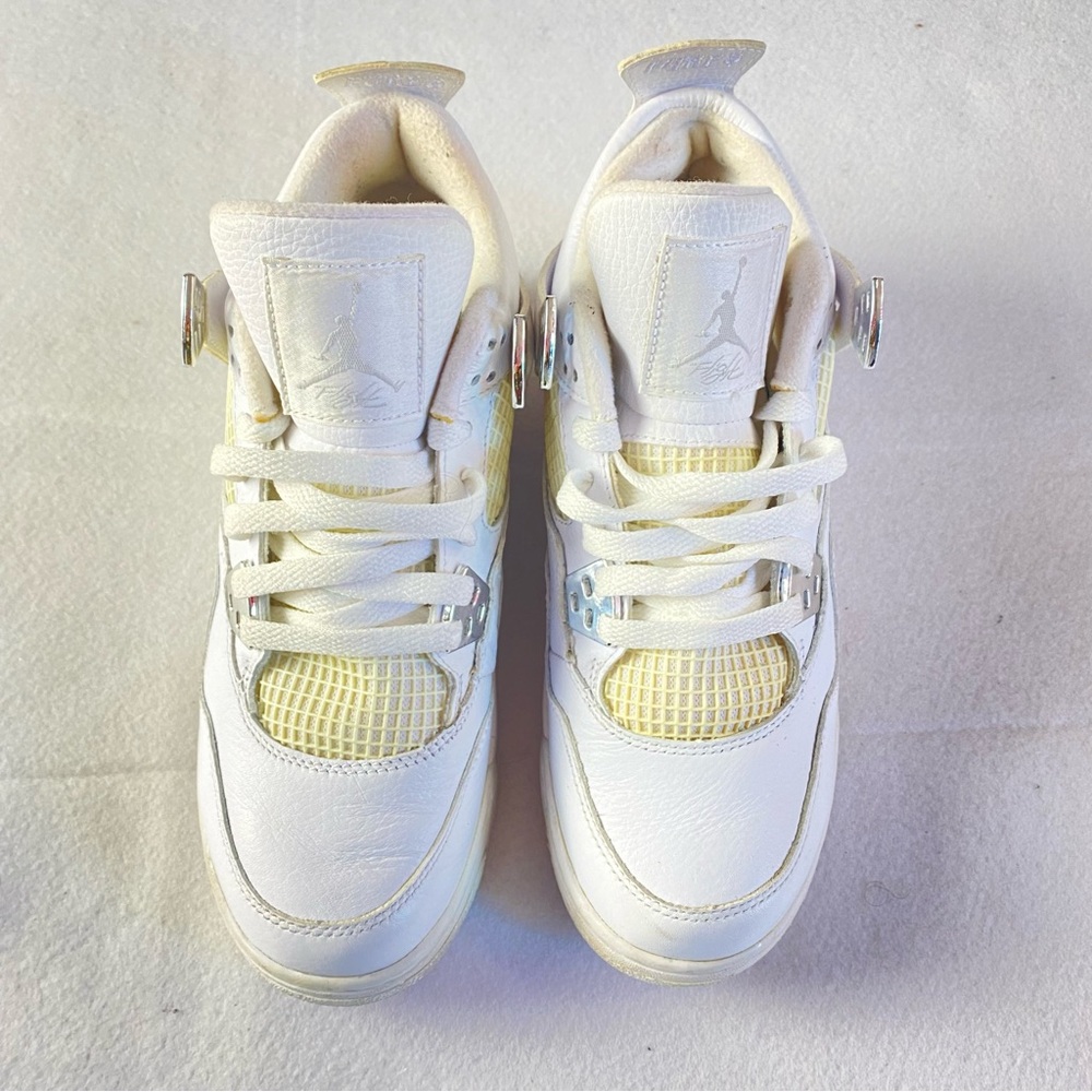 Nike Jordan Retro 4 Big Kids White Sneakers Size 5.5 Silver Jumpman Basketball